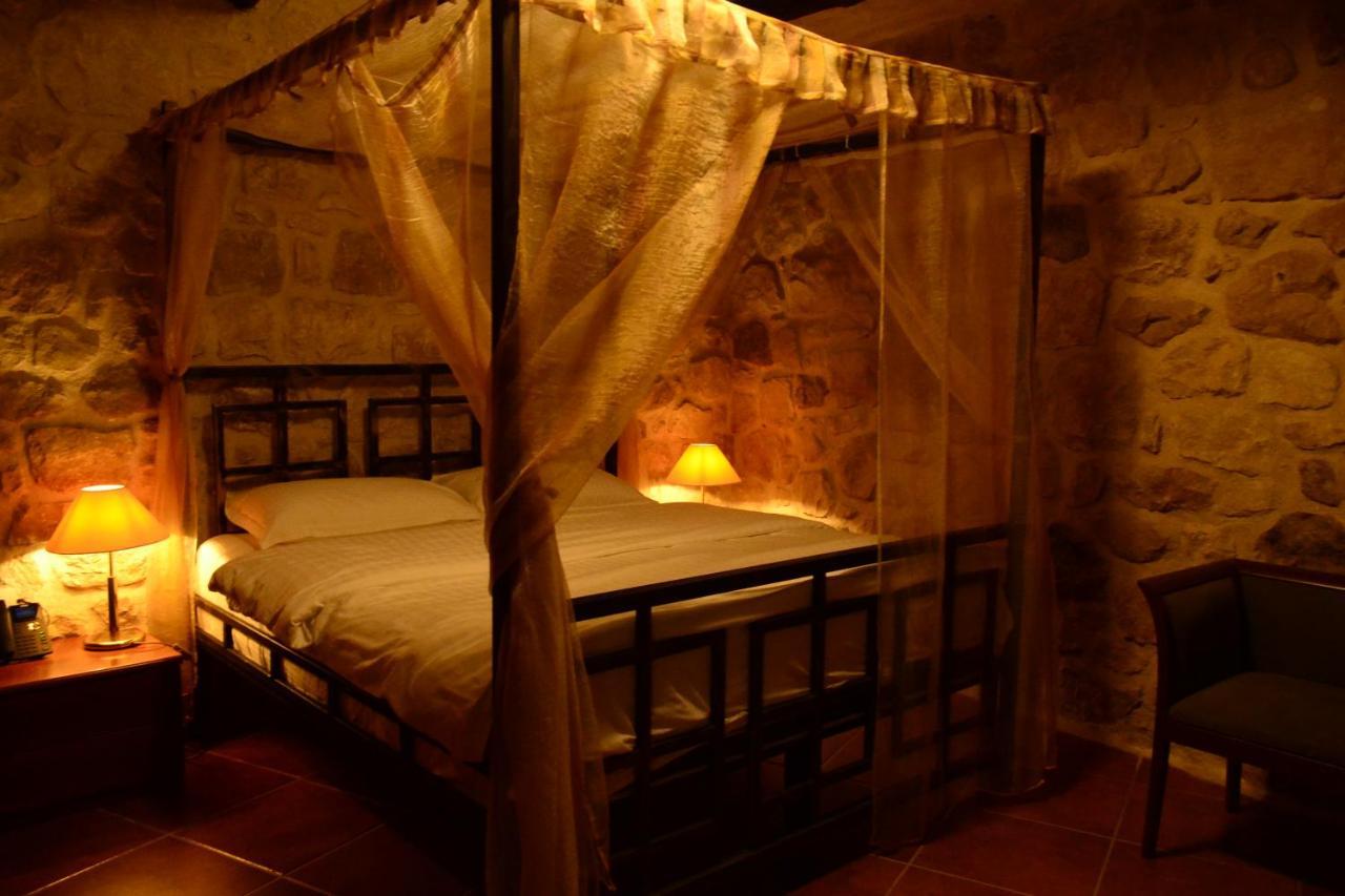 טיראנה Chateau Fasel מראה חיצוני תמונה